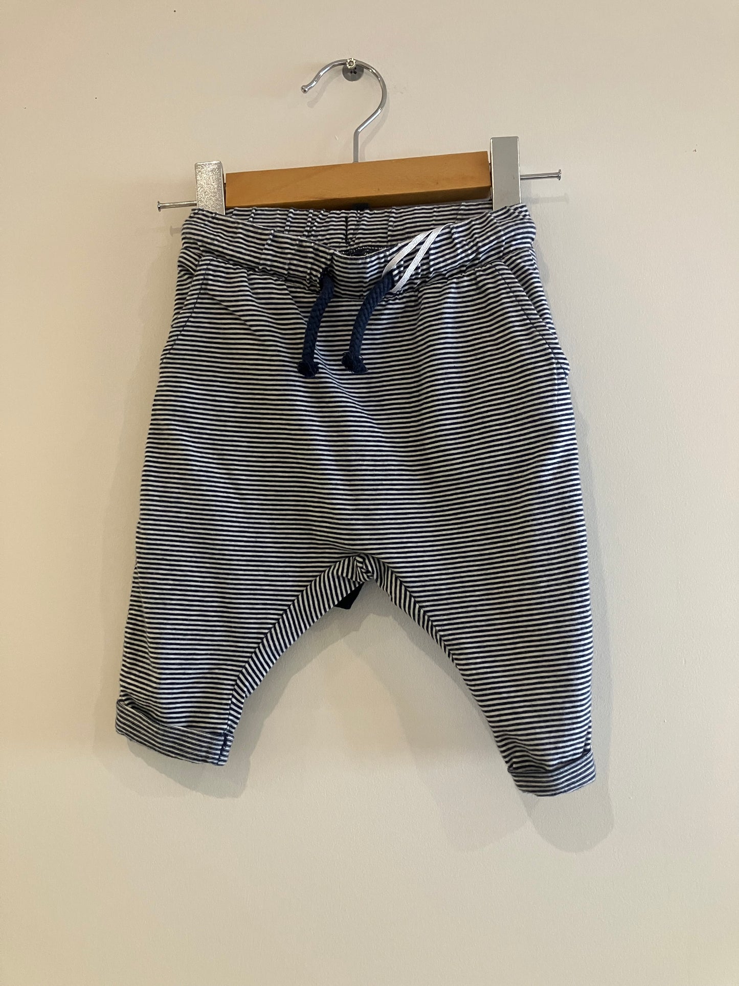 Jogging H & M 6 mois