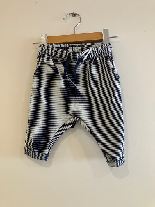Jogging H & M 6 mois